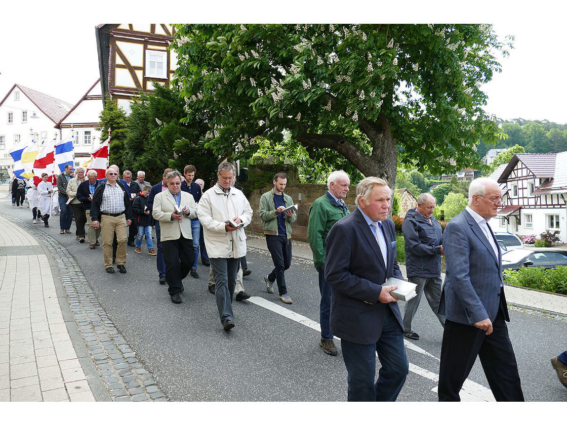 Bittprozession an Christi Himmelfahrt (Foto: Karl-Franz Thiede)